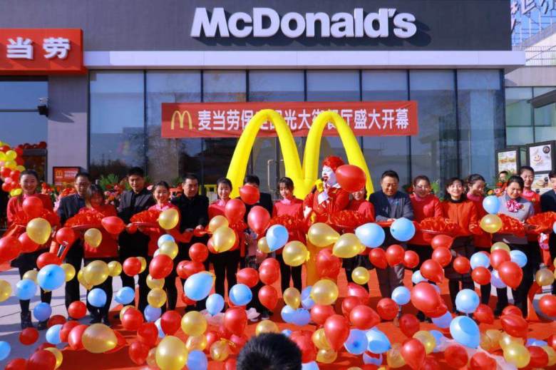 20191225/5e02dabc85bb8.jpg 餐廳開(kāi)業(yè)現(xiàn)場(chǎng).jpg