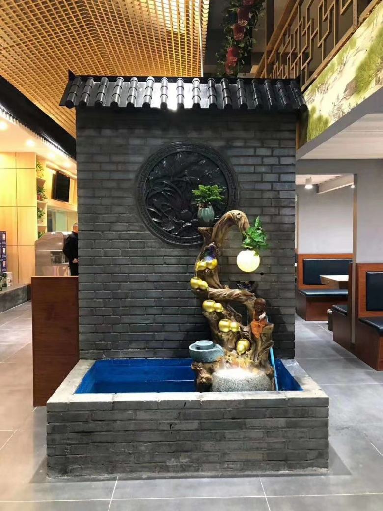 20201009/5f7fb794e066f.jpg 西安餐桌椅廠家工人現(xiàn)場調(diào)試安裝.jpg