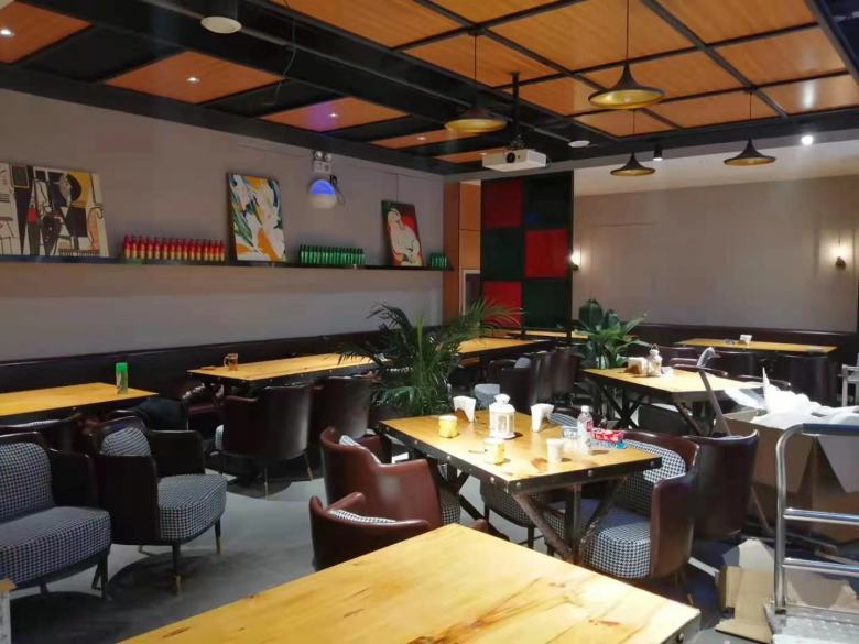 20210215/6029d0785fe2f.jpg 酒吧桌椅生產(chǎn)廠家.jpg