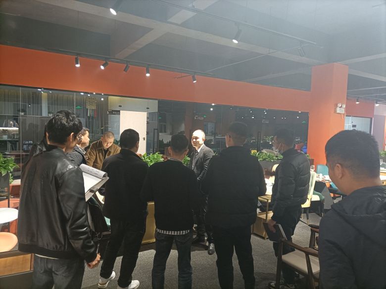 20211115/61927e46947c7.jpg 西安博菲克餐飲家具廠銷售培訓會議現(xiàn)場.jpg