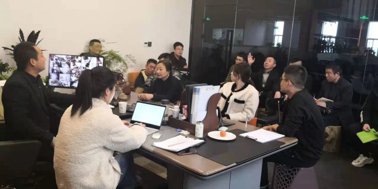 20220216/620cf166c97c7.jpg 西安博菲克酒店餐飲家具廠銷售部會議現(xiàn)場.jpg